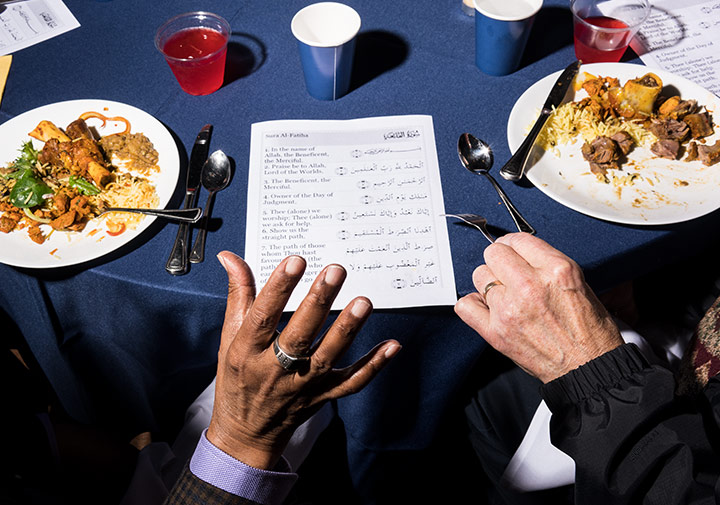dining-with-muslims-image-04.jpg